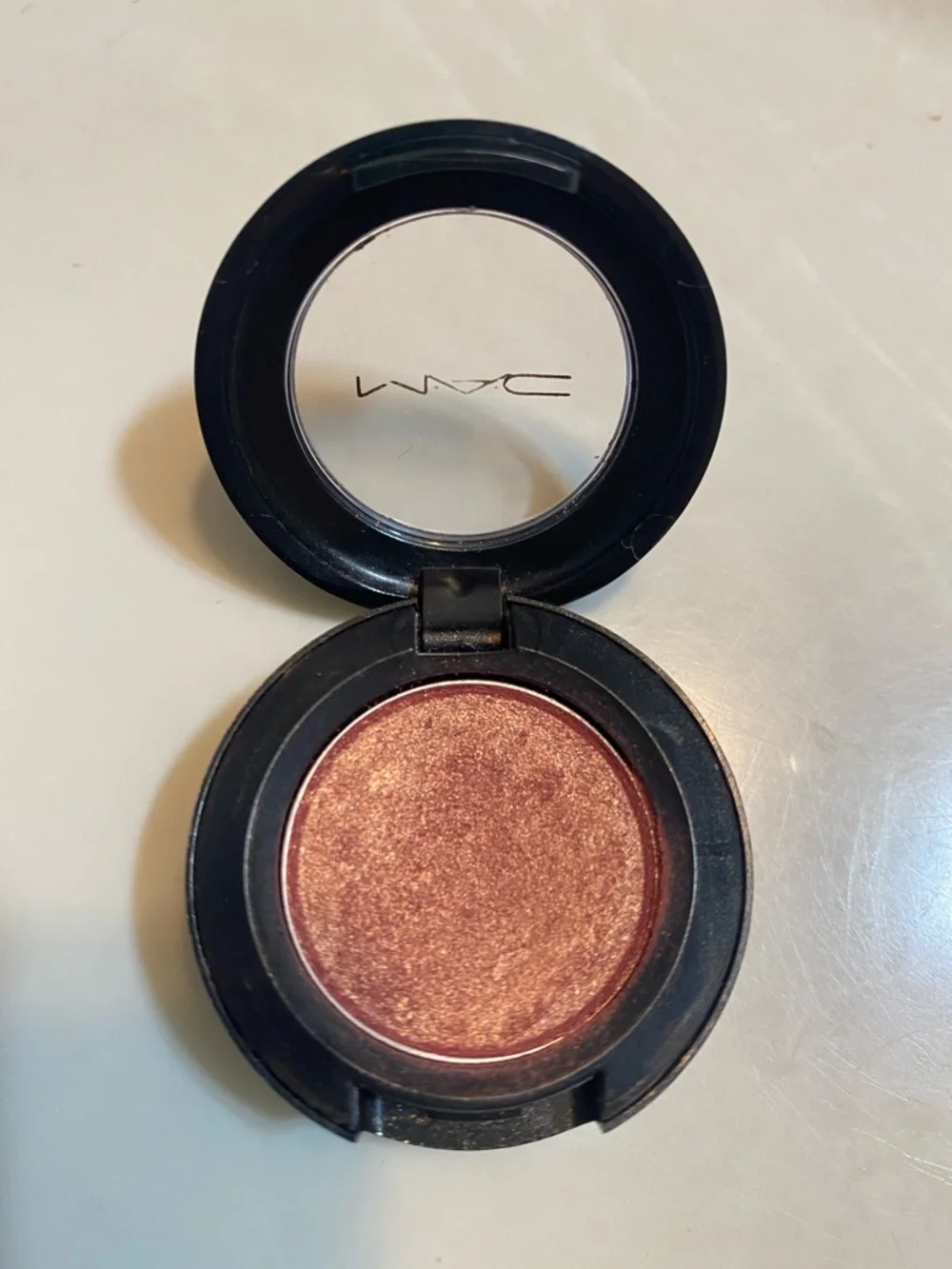 MAC Eyeshadow -Expensive Pink - Picture 2 of 6